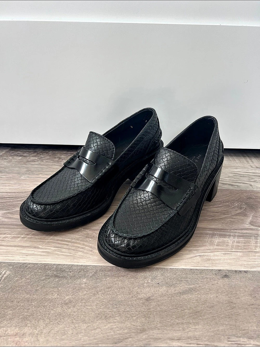 Rag & Bone Black Textured Heeled Loafers size 39